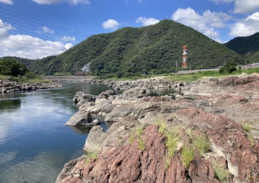 飛騨木曽川国定公園を流れる木曽川