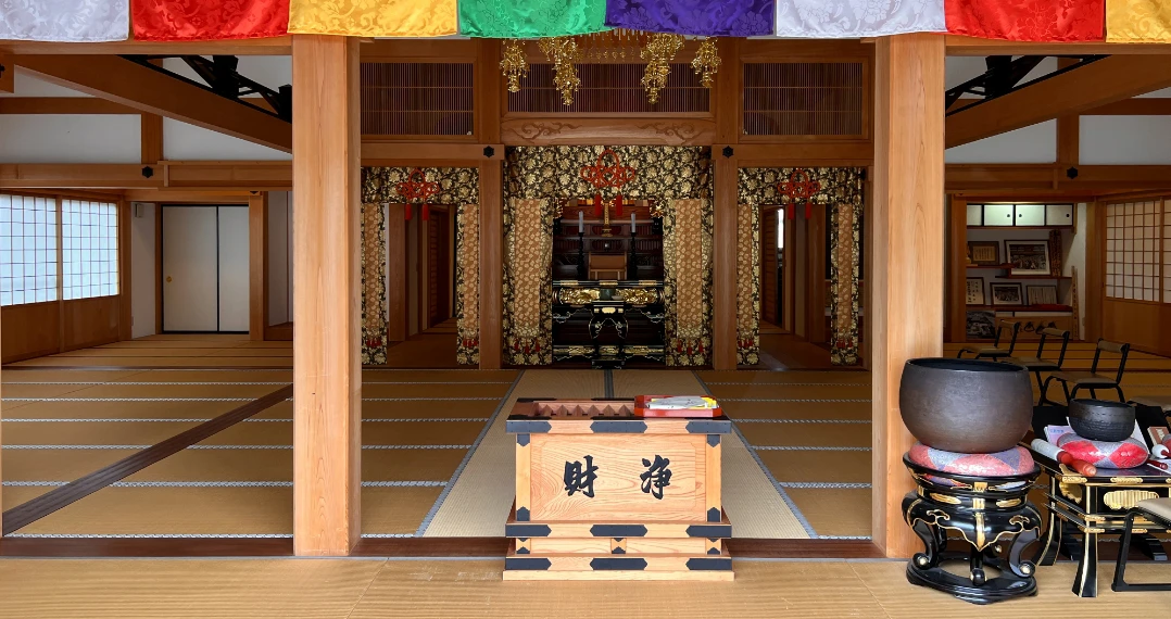 長蔵寺本堂の内陣