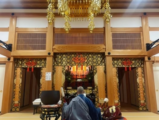 長蔵寺本堂で執り行われるお葬儀